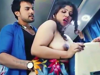 Chalti Bus Me Bhabhi Ki Chuday