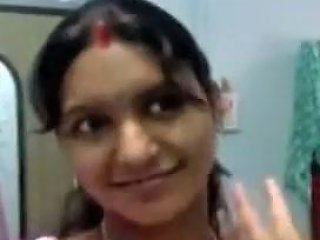 Dirty Minded Ugly Indian Married Woman Flashes Her Big Tits In Bra On Cam